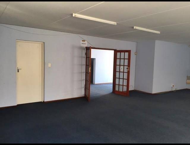 285M² OFFICE TO LET IN DIEP RIVER